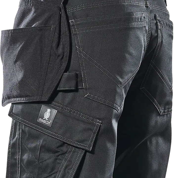 Mascot_17731-442_black_safeguru_03.webp