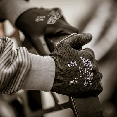 Guantes de trabajo 6215 secondary image