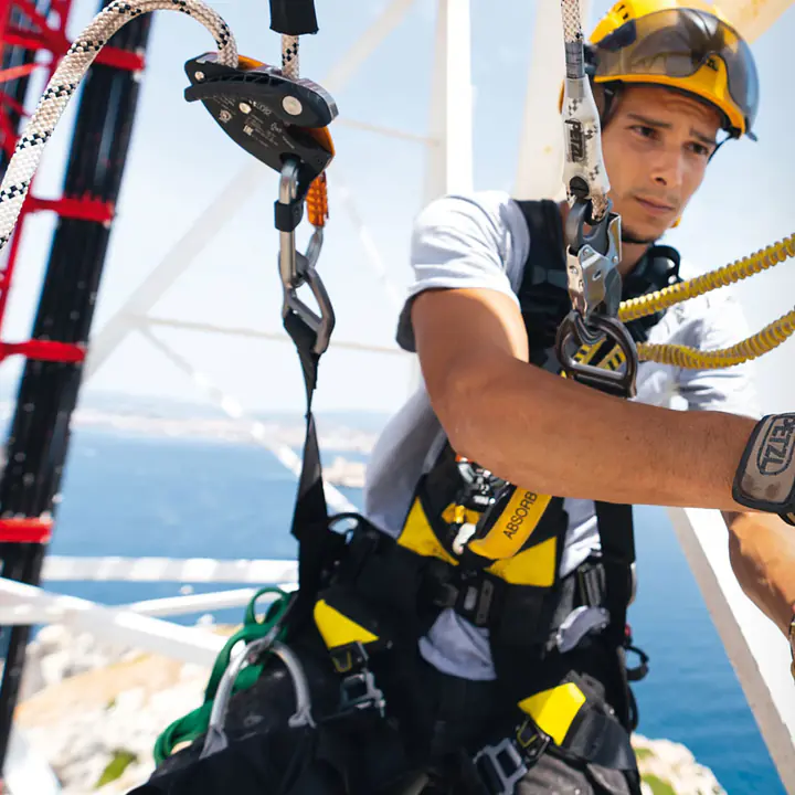 Petzl_safeguru_01.webp