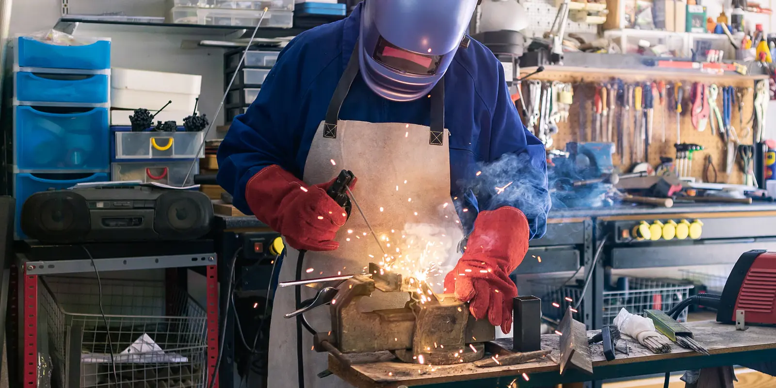 Ropa ignífuga y antiestática: máxima protección laboral